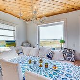 Walk to the Beach: Pet-friendly Gem in Biddeford!