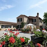 Modern Holiday Home in Foiano Della Chiana With Pool