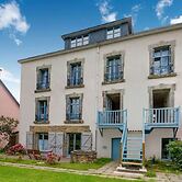 Luxurious Mansion in Castle Grounds in Lantheuil