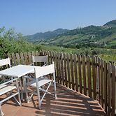 Lovely Holiday Home in Monte Colombo on Farm