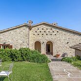 Beautiful Villa in Belforte All'isauro With Swimming Pool