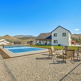 1 Mi to Pools: Chic Lava Hot Springs Home