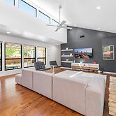 Close to Domain DT Shopping Chic Serene 3BR