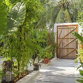 Oasis Dhigurah