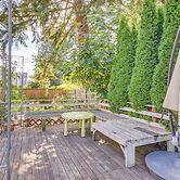 Family-friendly Home w/ Patio & Garden in Everett!