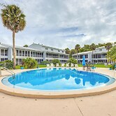 Walk to Pool: Riverfront Condo in Welaka!