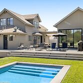 Modern Sonoma Home w Private Pool - Valley Vineyards