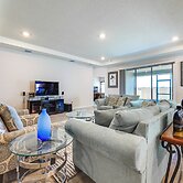 Pet-friendly Home w/ Screened Patio in Newberry!