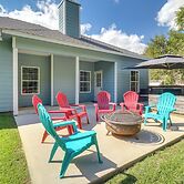 < 1 Mi to Beach - Home w/ Deck & Yard in Waveland!