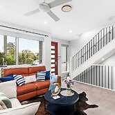 StayAU 4BR Modern Townhouse Asquith