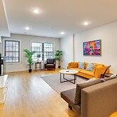 Walk to Journal Square: Modern Apt ~ 4 Mi to Nyc!