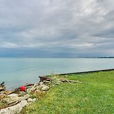 Walk to Lake St Clair - Michigan Getaway!