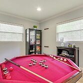 Walk to Texas A&m: College Station Home w/ Yard!