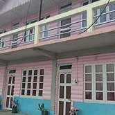 Goroomgo Pink Floyed Homestay Kalimpong