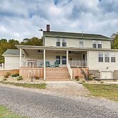 Wooded Escape w/ Pond & Grill in Pleasant City!