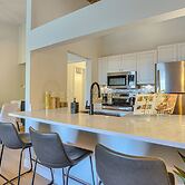 1 Mi to Dtwn: Condo w/ Pool Access in Castle Rock