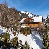 Beautiful Alpine Luxury Flat in Rougemont