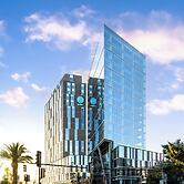 Tru By Hilton Chillan Ferrat