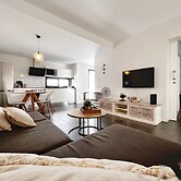 Apartment Sleeps 4 With Scenic Views