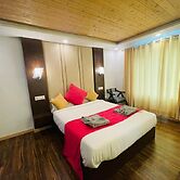 Hotel Riviera By Mount view