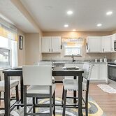8 Mi to Downtown: Pet-friendly Columbus Home