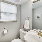 1 Mi to Beach: Home w/ Patio & Grill in Hampton!