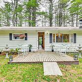Gloversville Getaway w/ Grill: 5 Mi to Water!