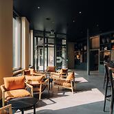 KURVE Apartments & Lounge