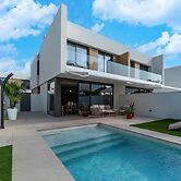 Sunny Villa by Platja Ardiaca
