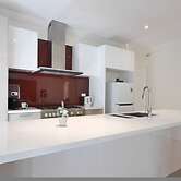 3BR 2 BTH No Stairs Aircon Big Athelstone Home