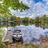 Idyllic Lakefront Cottage Near Mount Sunapee