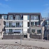 Cosy Apartment With sea View