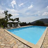 Spacious Cottage in Buti