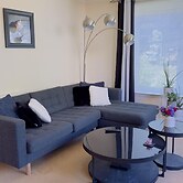 Apartment-2br-parking-walk to Town-near Beach-wifi