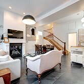 Spacious Luxury Townhouse - Old Town by AllSet Turnover