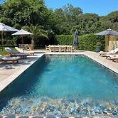 Magnificent House With Swimming Pool - 5br/10p - Gassin
