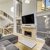 < 2 Mi to Galleria: Spacious Houston Home!