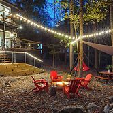 Hot Tub, Lake Access + Community Amenities Somerset Lodge by Avantstay