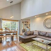 Royal Canoe by Avantstay Walk to the Shore + Cozy Fireplace