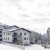 Majestic Apartment With Infinity Pool