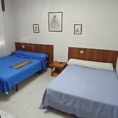 Room-triple Room in Chalet in Toledo