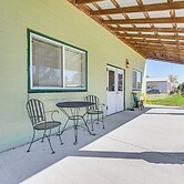Charming Iowa Home: 1 Mi to Golf