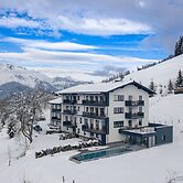 Chic Holiday Flat With Infinity Pool