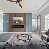 Urban Comfort King Bed Rooftop Backyard