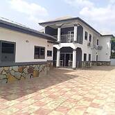 3 Bed Flat - Sleeps 6 - Parking - Wifi