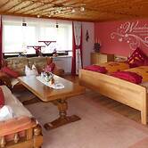 Scenic Apartment With Balcony, Garden, Deckchairs, Barbecue