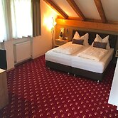 Residence Lahnhof, Laces
