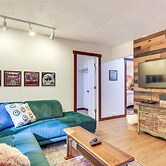 Close to Mt Hood Skibowl: Retro Rhododendron Cabin