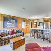 2 Mi to Snowshoe Resort: Townhome w/ Deck!