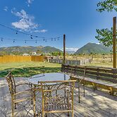 10 Mi to Taos Ski Valley: Mtn-view Duplex w/ Deck!